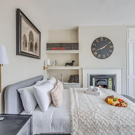 Beautiful 5 Bedroom 4 Bathroom House In W6 By Yoko Property - 10 Minute'S To Central London - Free Parking, Fast Wifi, Work Desks And Smarttvs With Disney And Netflix Exterior photo