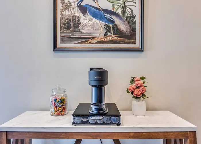 Beautiful 5 Bedroom 4 Bathroom House In W6 By Yoko Property - 10 Minute\'S To Central London - Free Parking, Fast Wifi, Work Desks And Smarttvs With Disney And Netflix