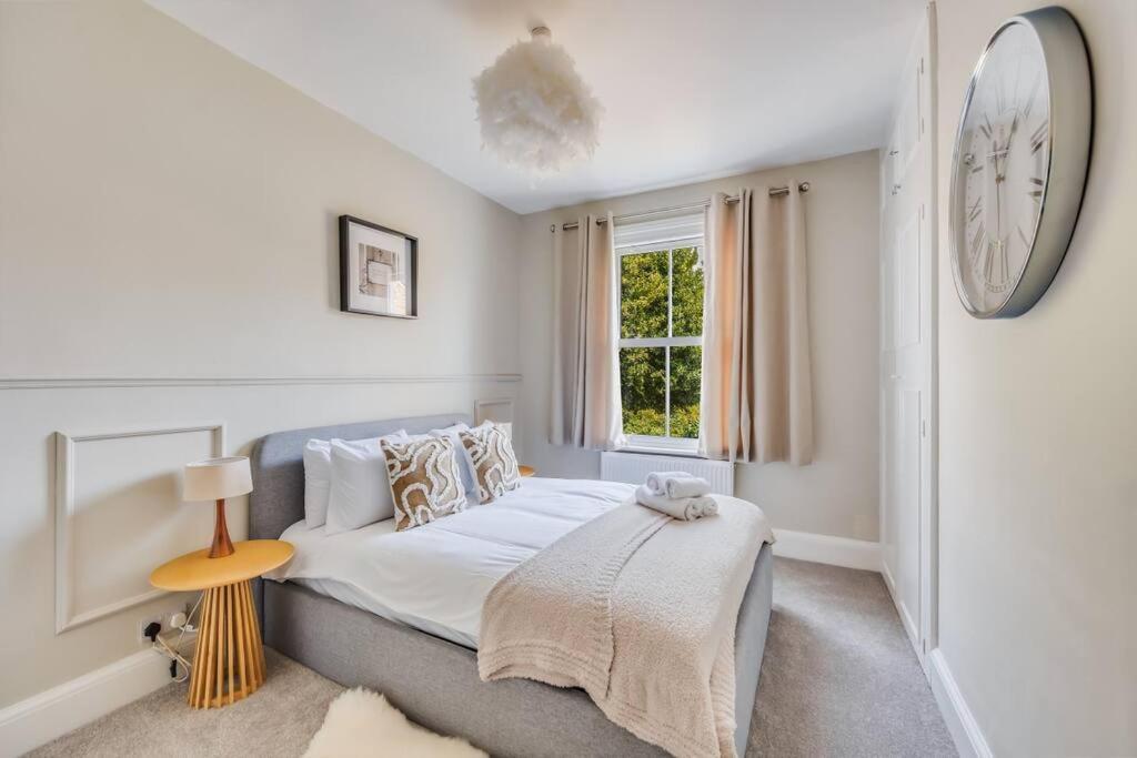 Beautiful 5 Bedroom 4 Bathroom House In W6 By Yoko - 10 Minute's To - Free Parking, Fast Wifi, Work Desks And Smarttvs With And Netflix * Londen