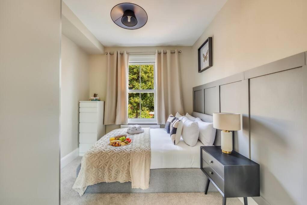Beautiful 5 Bedroom 4 Bathroom House In W6 By Yoko - 10 Minute's To - Free Parking, Fast Wifi, Work Desks And Smarttvs With And Netflix * Londen